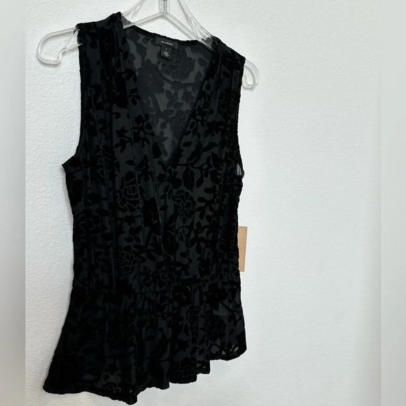 NWT Halogen Black Flocked Sleeveless Floral Top Size Small - Picture 3 of 10
